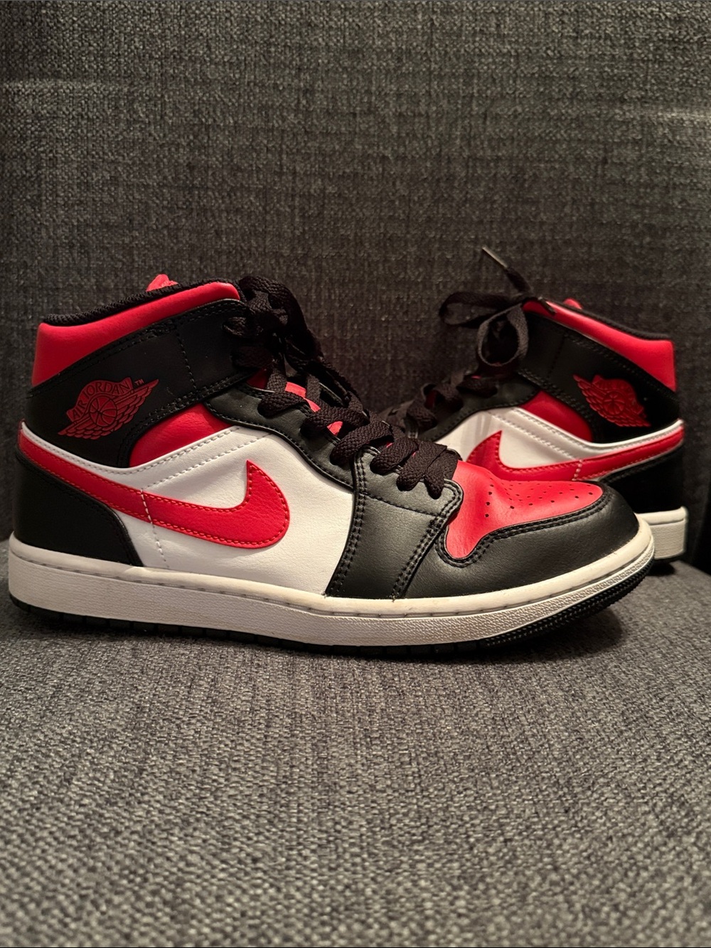 Nike Air Jordan 1 Mid Sneakers